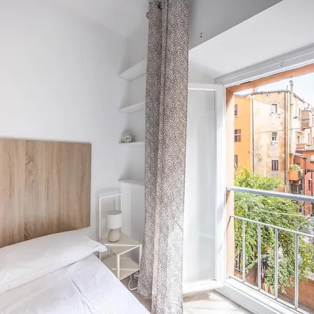 Apartamento La Casa Sul Canale, By Short Holidays Bolonia