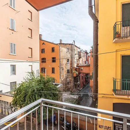 Apartamento La Casa Sul Canale, By Short Holidays Bolonia